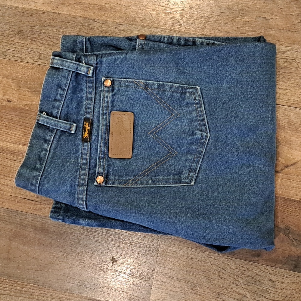 Wrangler Men's Jeans Size 35x38 Stlye 13MWZ